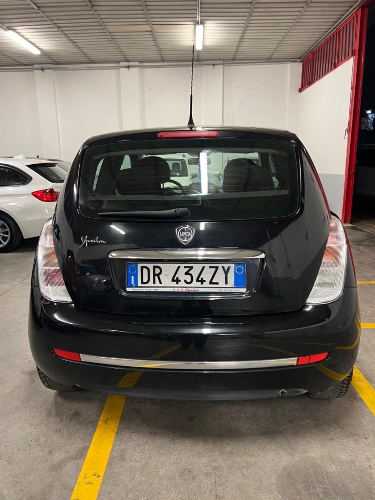 Lancia Ypsilon 1.2 Argento