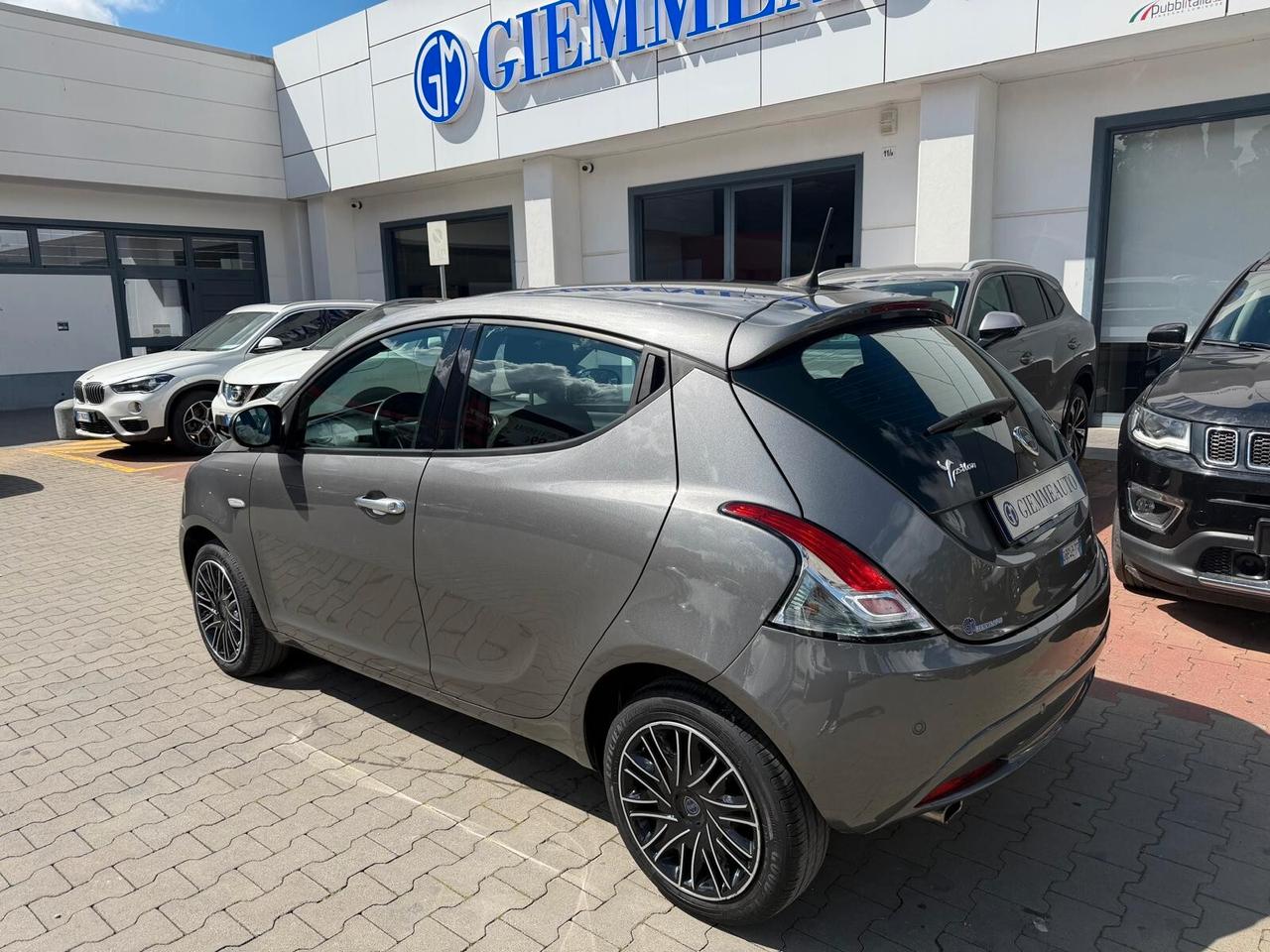 Lancia Ypsilon 1.0 FireFly 5 porte S&S Hybrid Gold