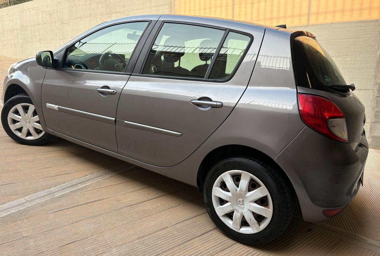 Renault Clio 1.2 16V 5 porte Dynamique