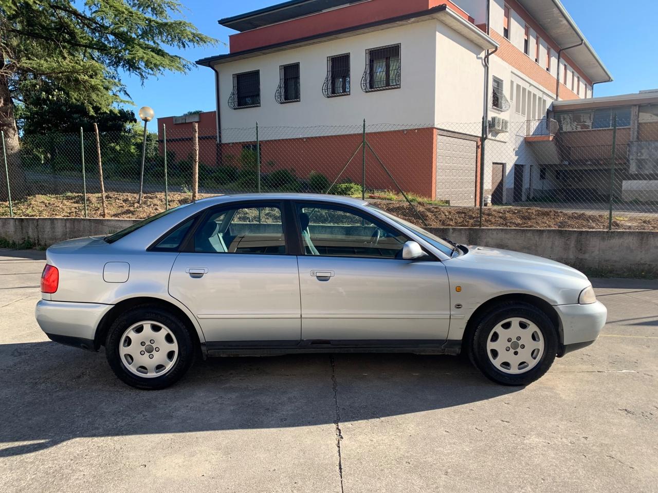 Audi A4 1.8 cat quattro
