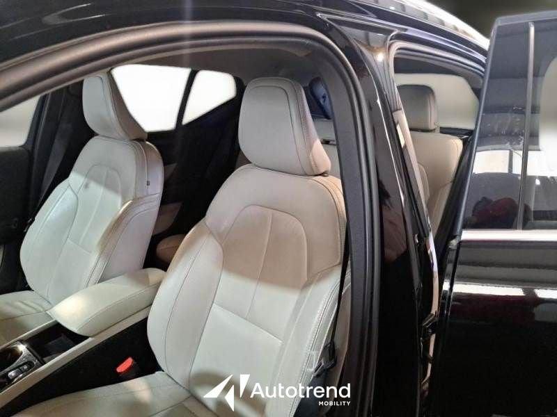 Volvo XC40 Recharge T4 129+82 CV Recharge Plug-in Hybrid Inscription Expression