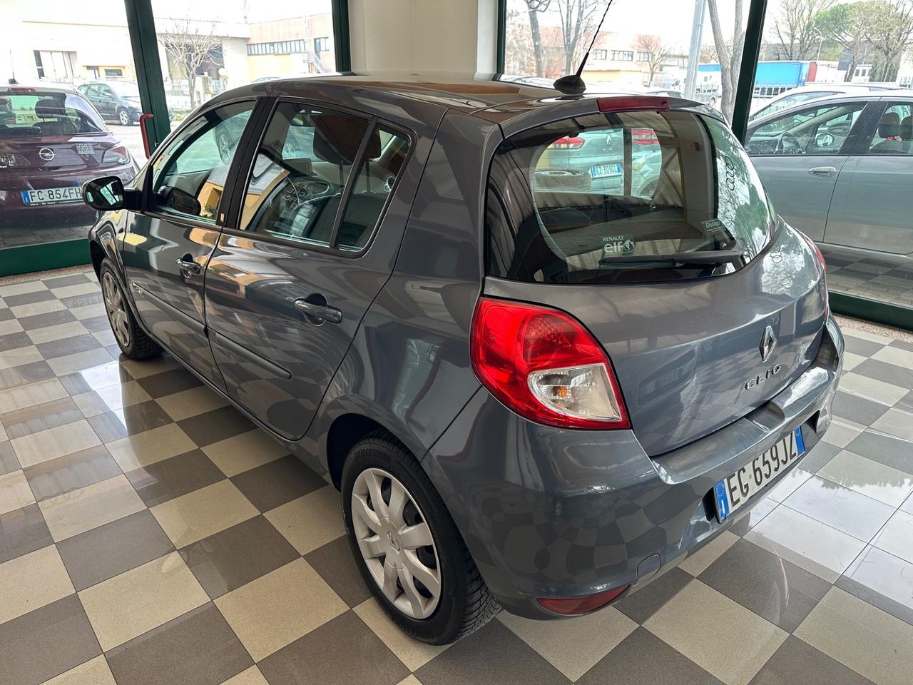 Renault Clio 1.2 75Cv Neopatentati