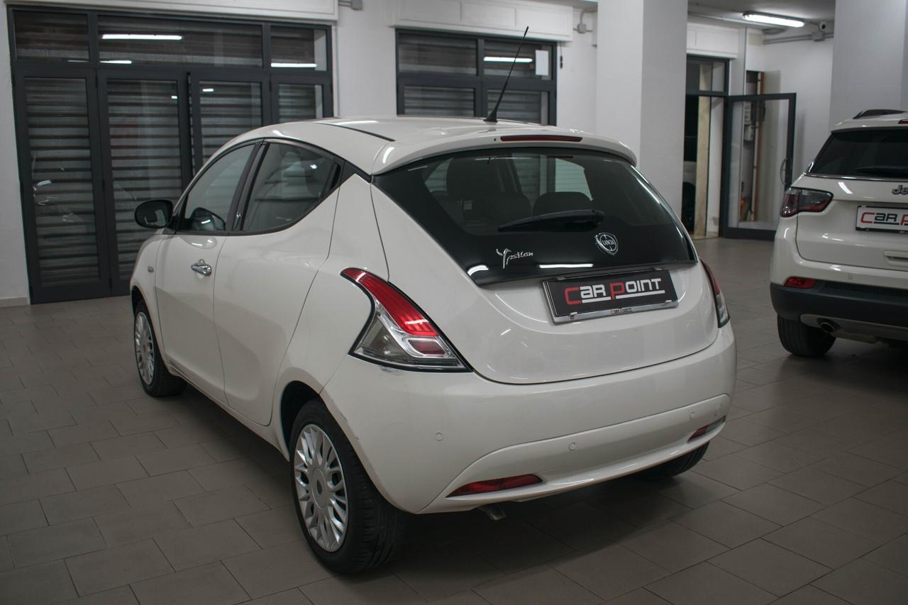 Lancia Ypsilon 1.2 69 CV 5 porte Silver