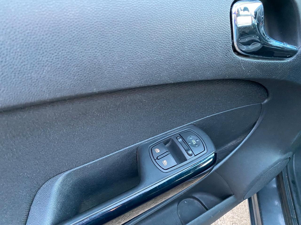 Opel Corsa 1.2 benzina 86cv | 2012