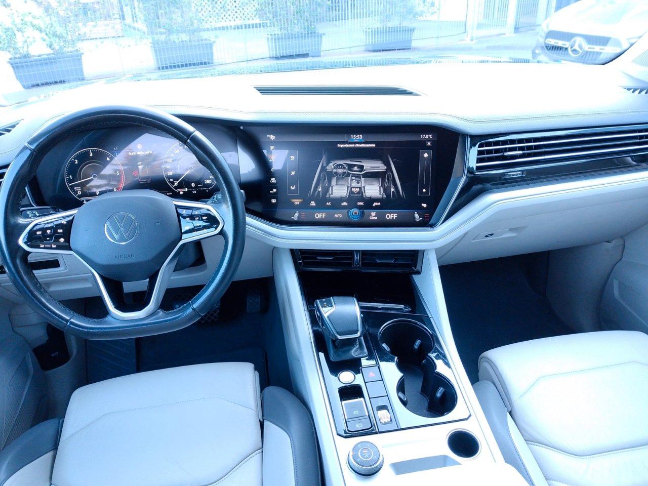 Volkswagen Touareg 3.0 V6 tdi Elegance 231cv tiptronic
