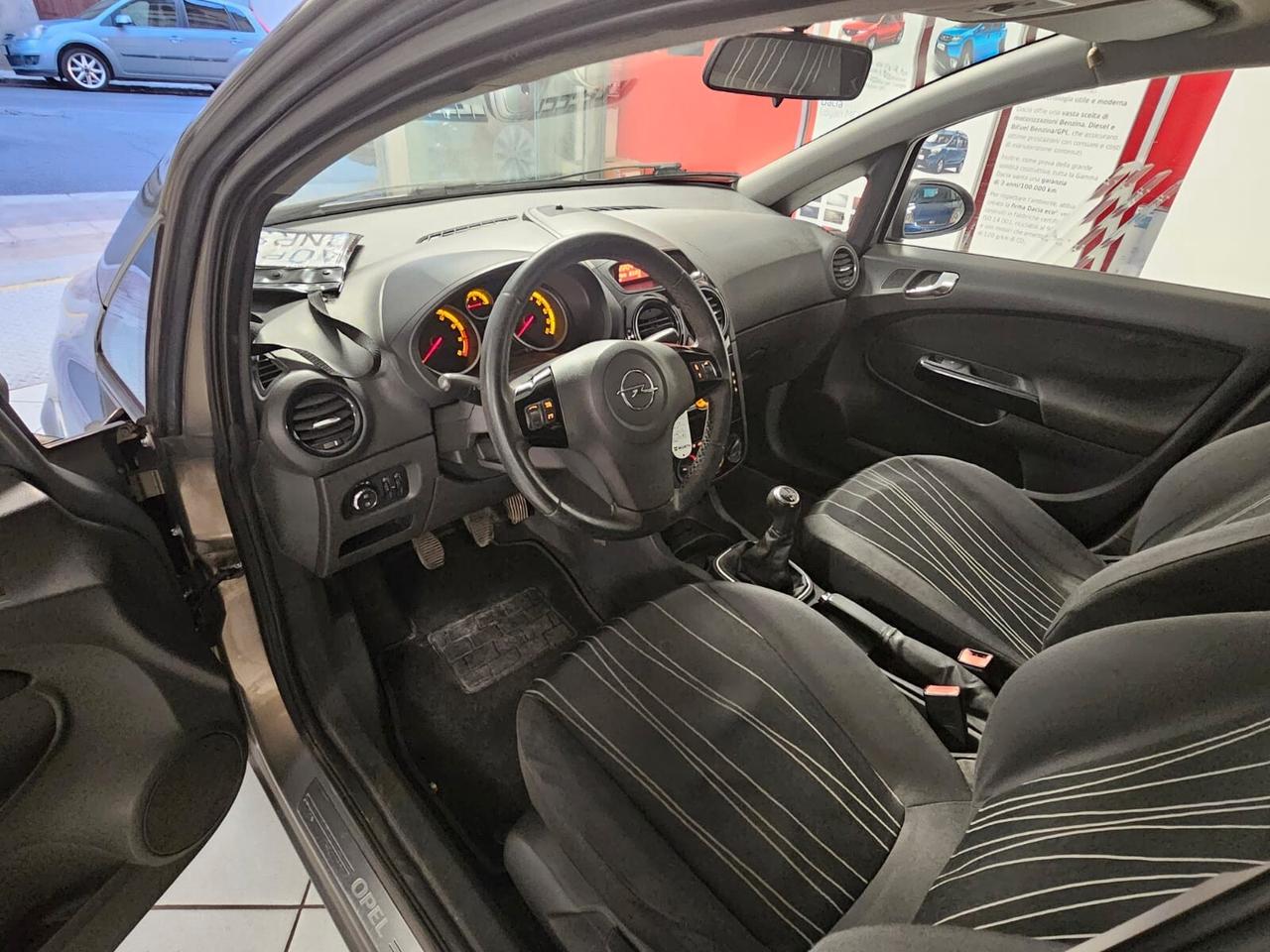 Opel Corsa 1.2 5 porte Elective