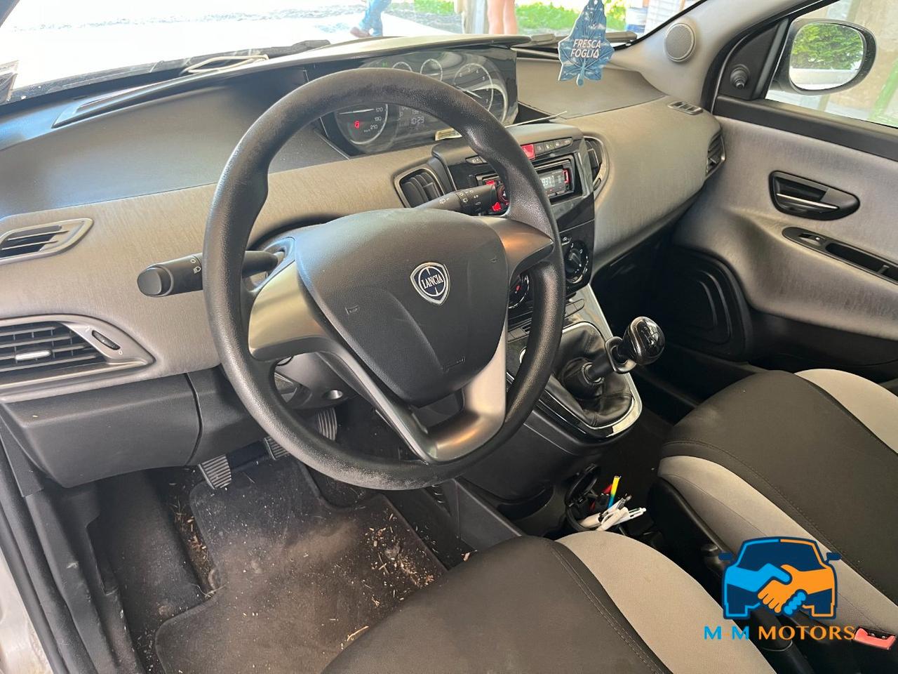 Lancia Ypsilon 5 Porte Ypsilon 1.2 8v Silver ecochic Gpl 69cv
