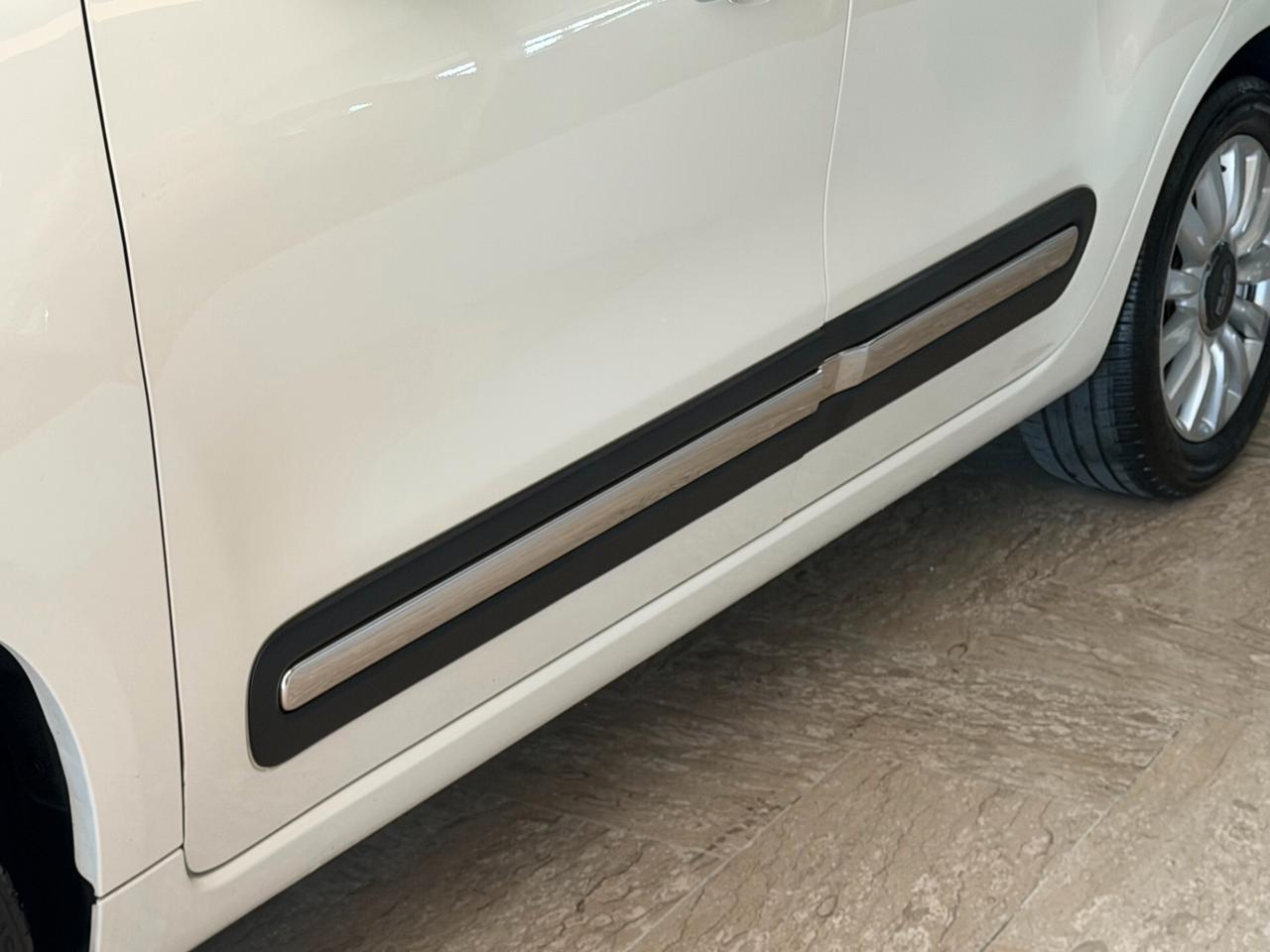 Fiat 500L Living 1.6 M.JET 105 cv. POP STAR (Doppio Colore)
