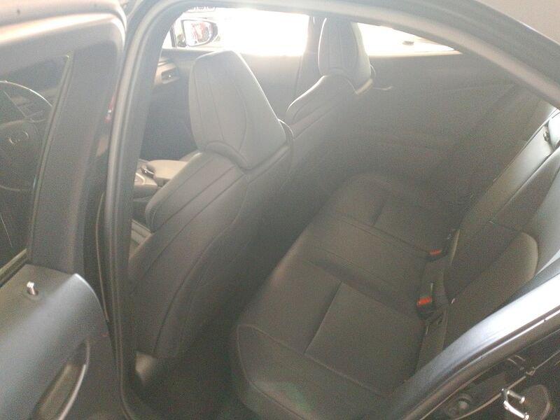 Lexus UX 250h F Sport