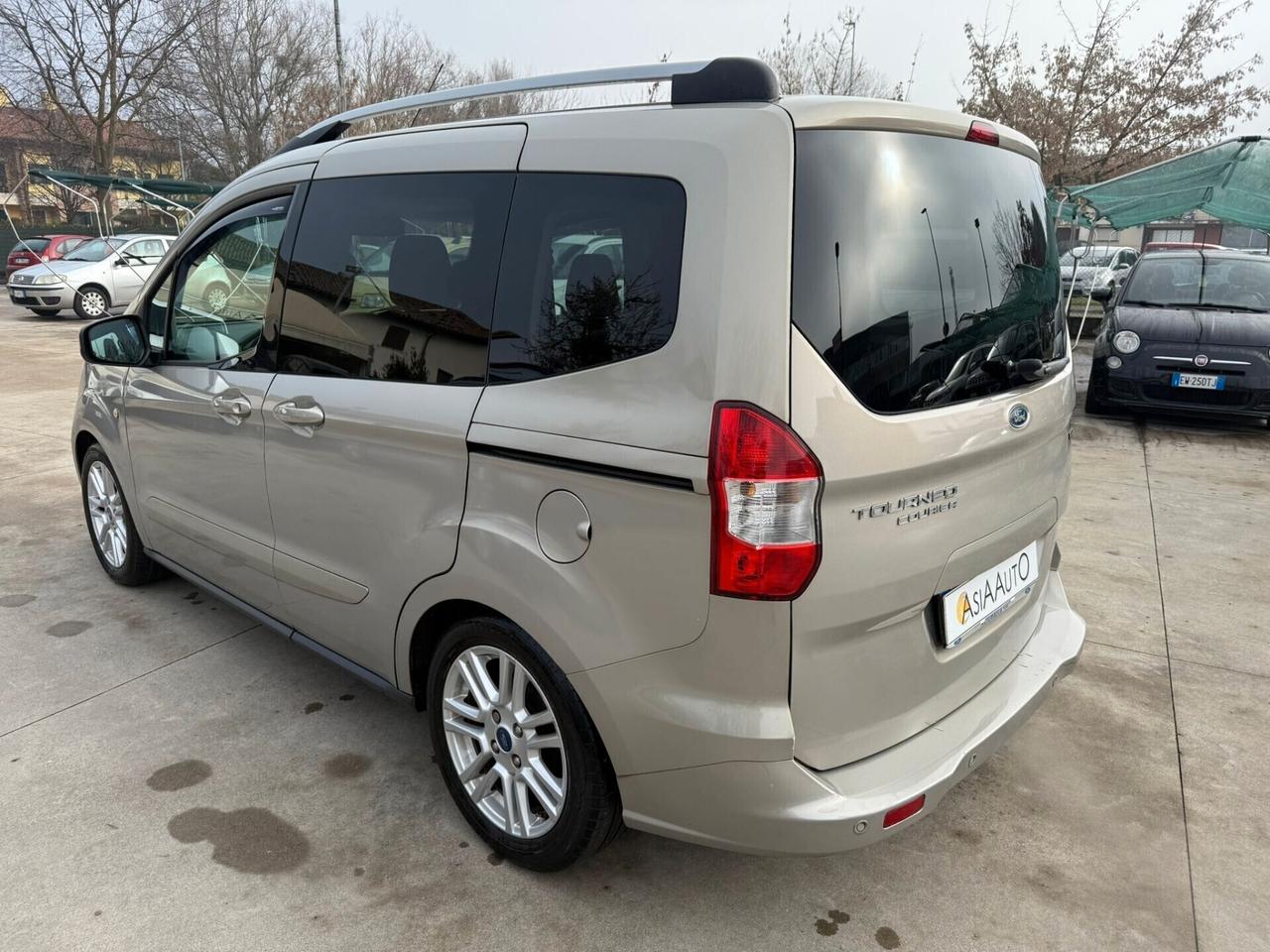 Ford Tourneo Courier 1.0 EcoBoost 100 CV Titanium