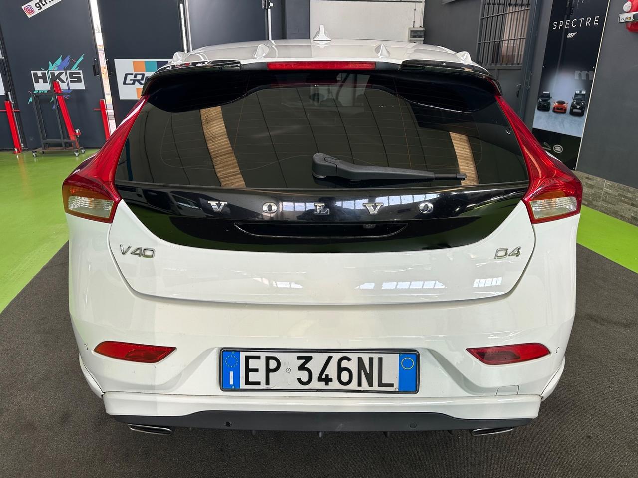 Volvo V40 2.0 D4 Geartronic R-design 177cv