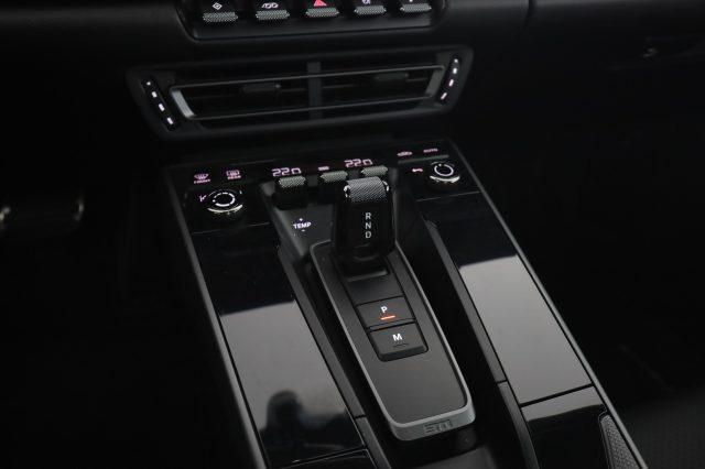 PORSCHE 911 911 Carrera 4