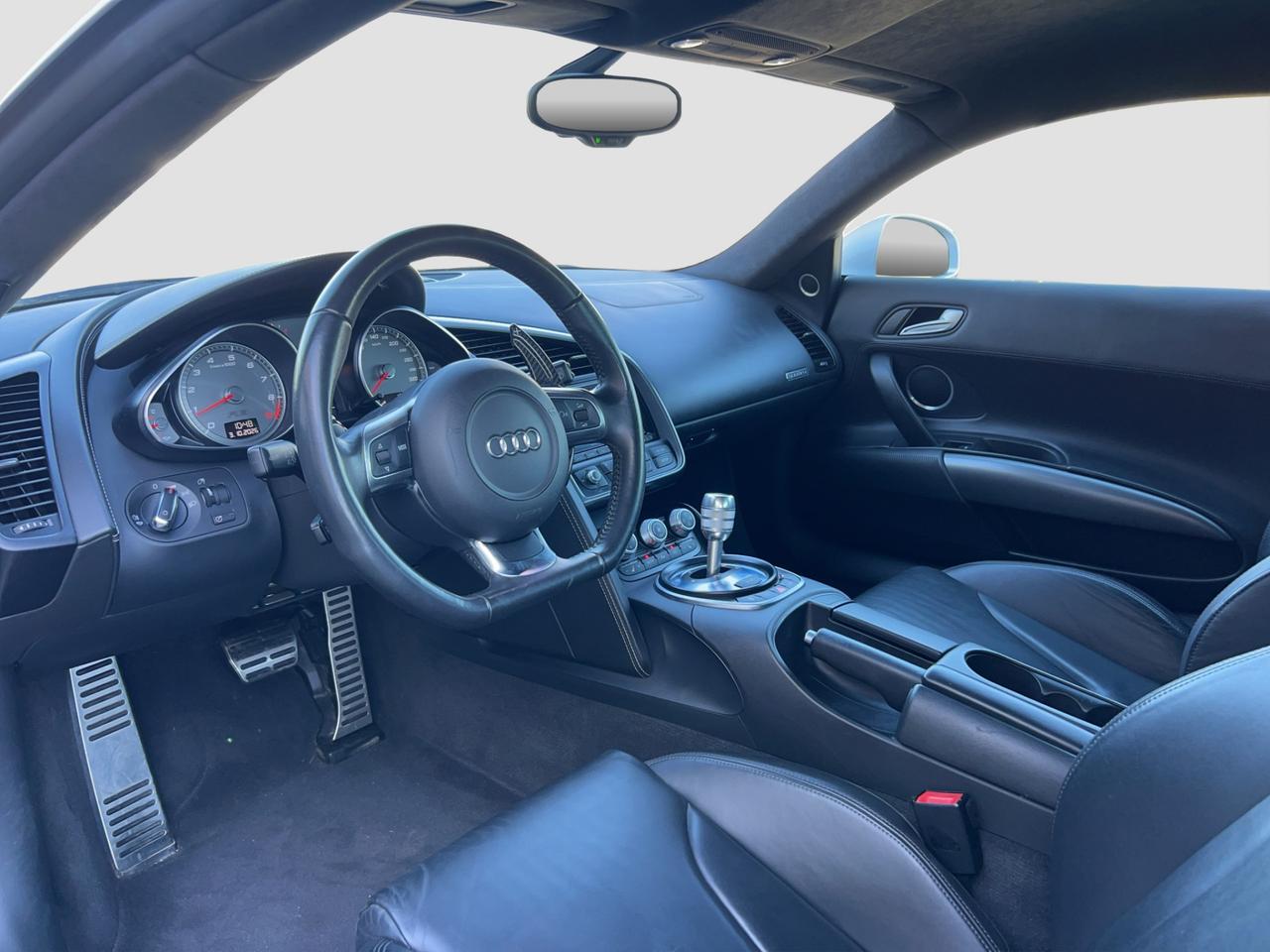 AUDI R8 4.2 V8 FSI quattro R tronic