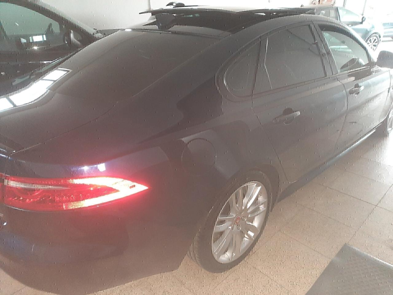 Jaguar XF 2.0 D 180 CV R-Sport