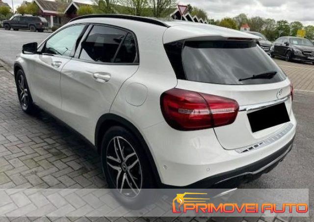 MERCEDES-BENZ GLA 180 Urban