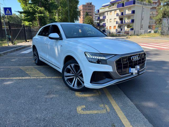 AUDI Q8 45 TDI quattro tiptronic Sport