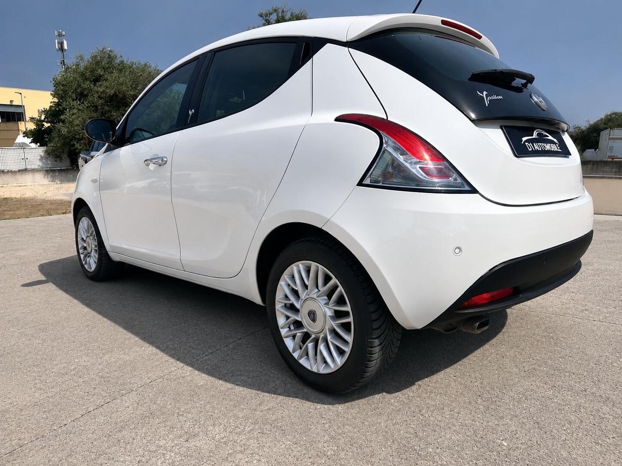 Lancia Ypsilon 1.3 MJT 16V 95 CV 5 porte S&S Silver