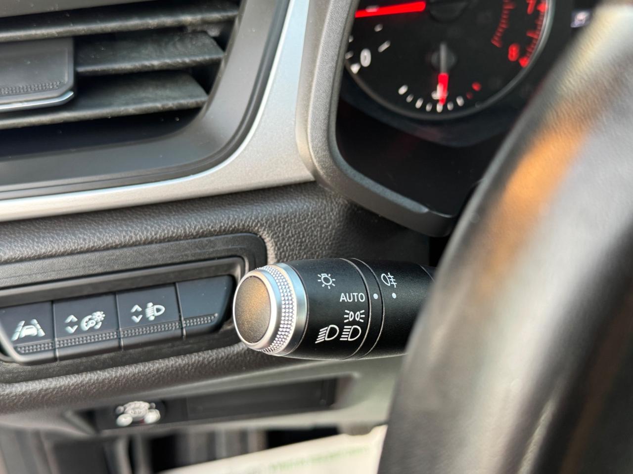Renault Captur 1.0 TCe GPL DI SERIE Intens NAVI