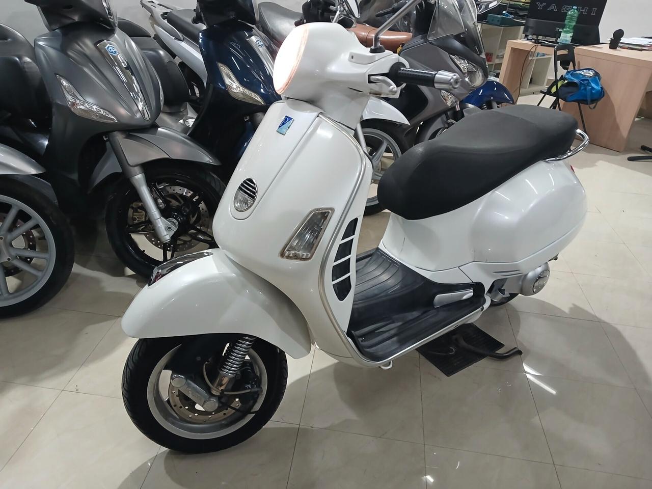 VESPA 250 GTS GARANTITA 12 MESI