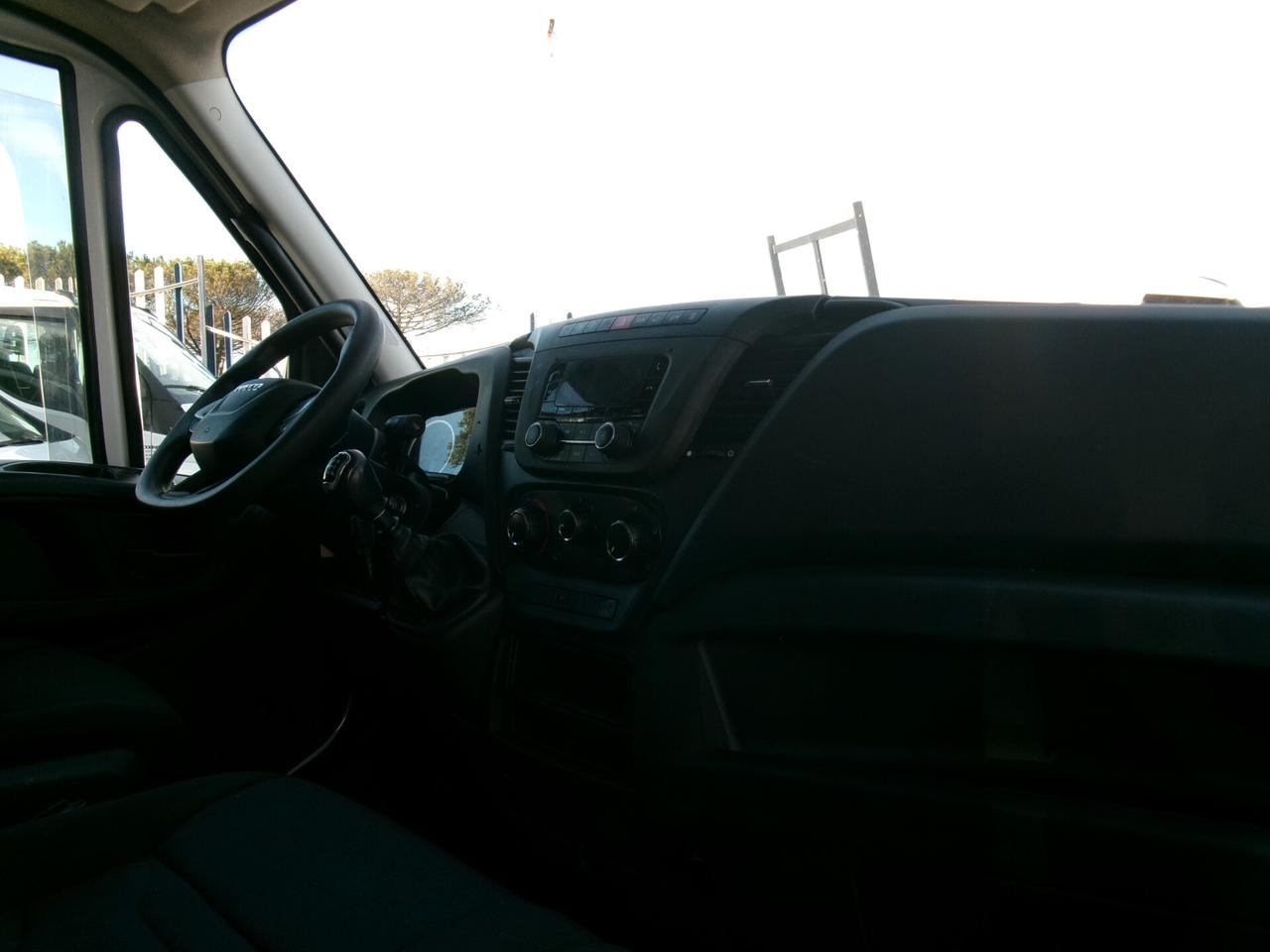 Iveco Daily 35C18 3000 180CV FURGONE IN LEGA NIDO D'API 4.40M