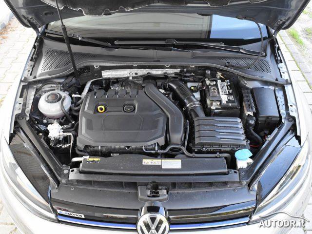 VOLKSWAGEN Golf Variant 1.5 TGI DSG Business App-Connect, ACC, PDC KM CERT