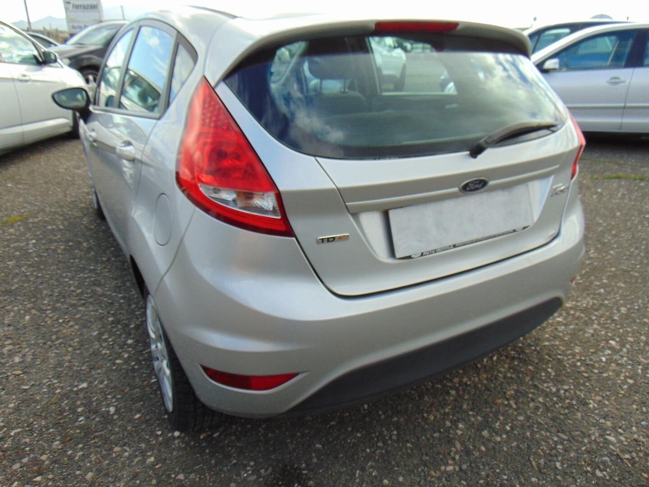 ford fiesta 1.4 disel del 2010