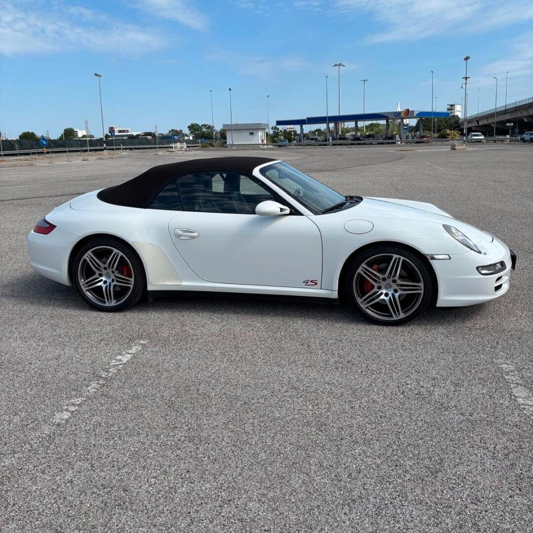 Porsche 911 Carrera 4S Cabriolet - 355CV