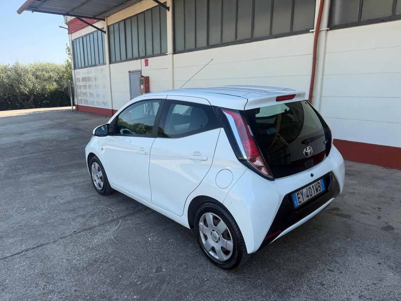 Toyota Aygo 1.0 VVT-i 69 CV 5 porte x-cool