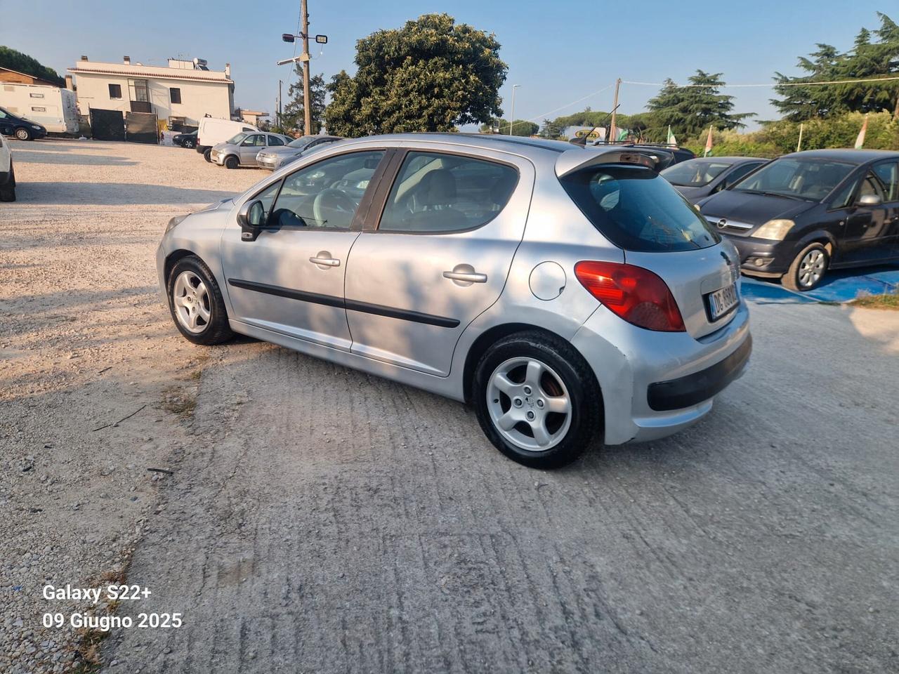 Peugeot 207 1.4 8V 75CV 5p. ONE Line