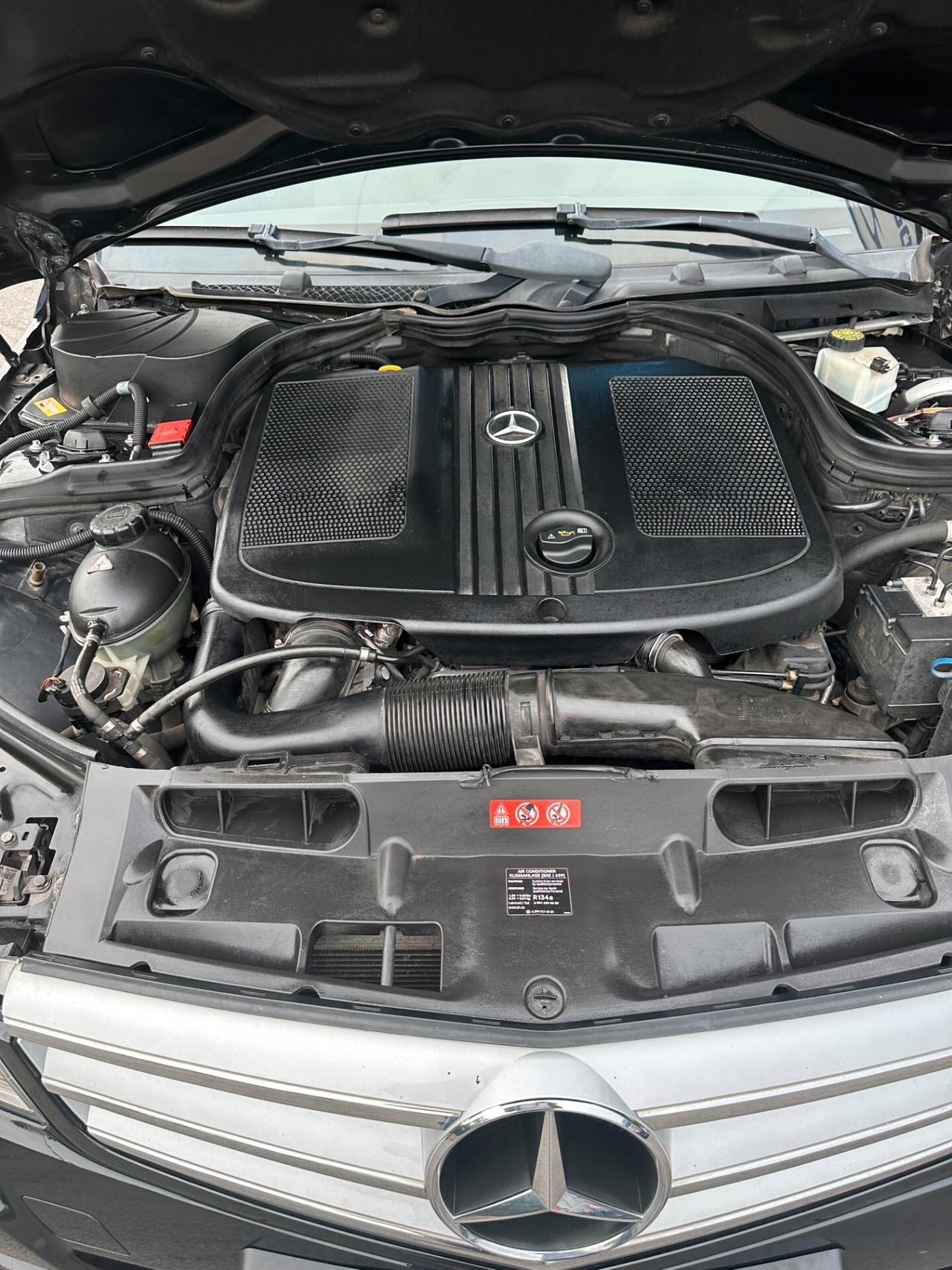 Mercedes-benz C 220 CDI S.W. Avantgarde blue efficiency