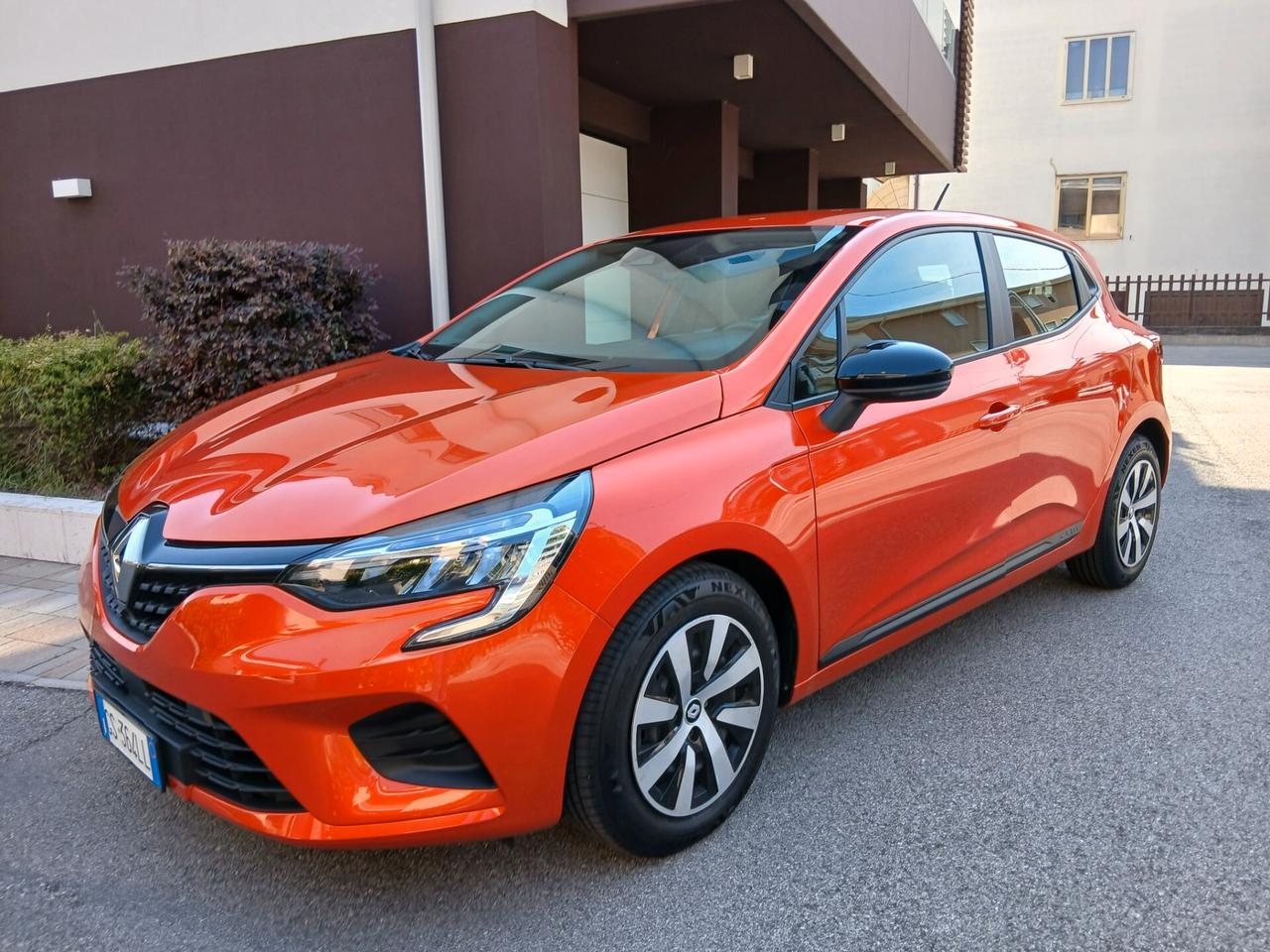 Renault Clio SCe 65 CV 5 porte Equilibre neopatentati a € 199 mese