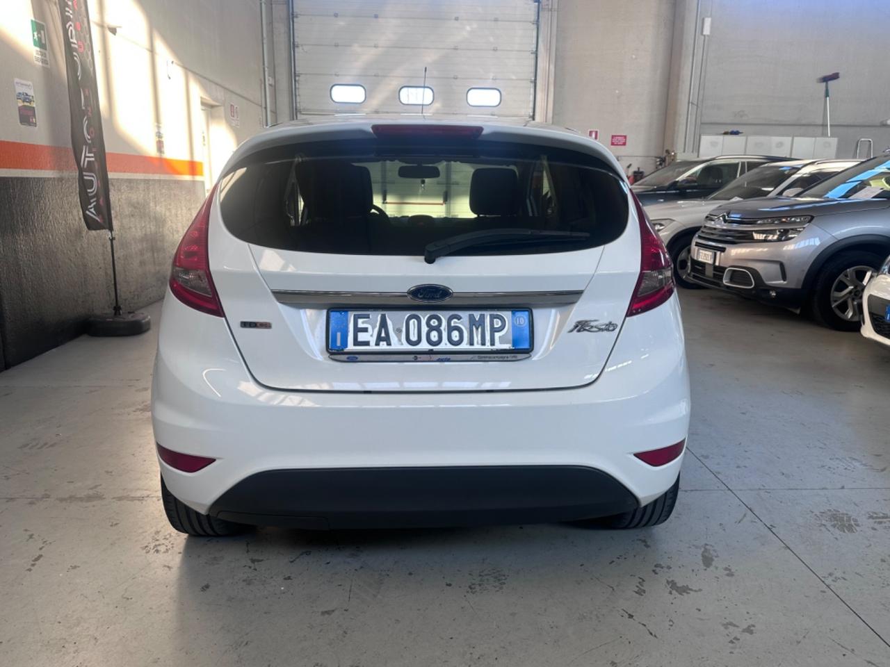 Ford Fiesta 1.4 TDCi 70CV 3 porte Titanium