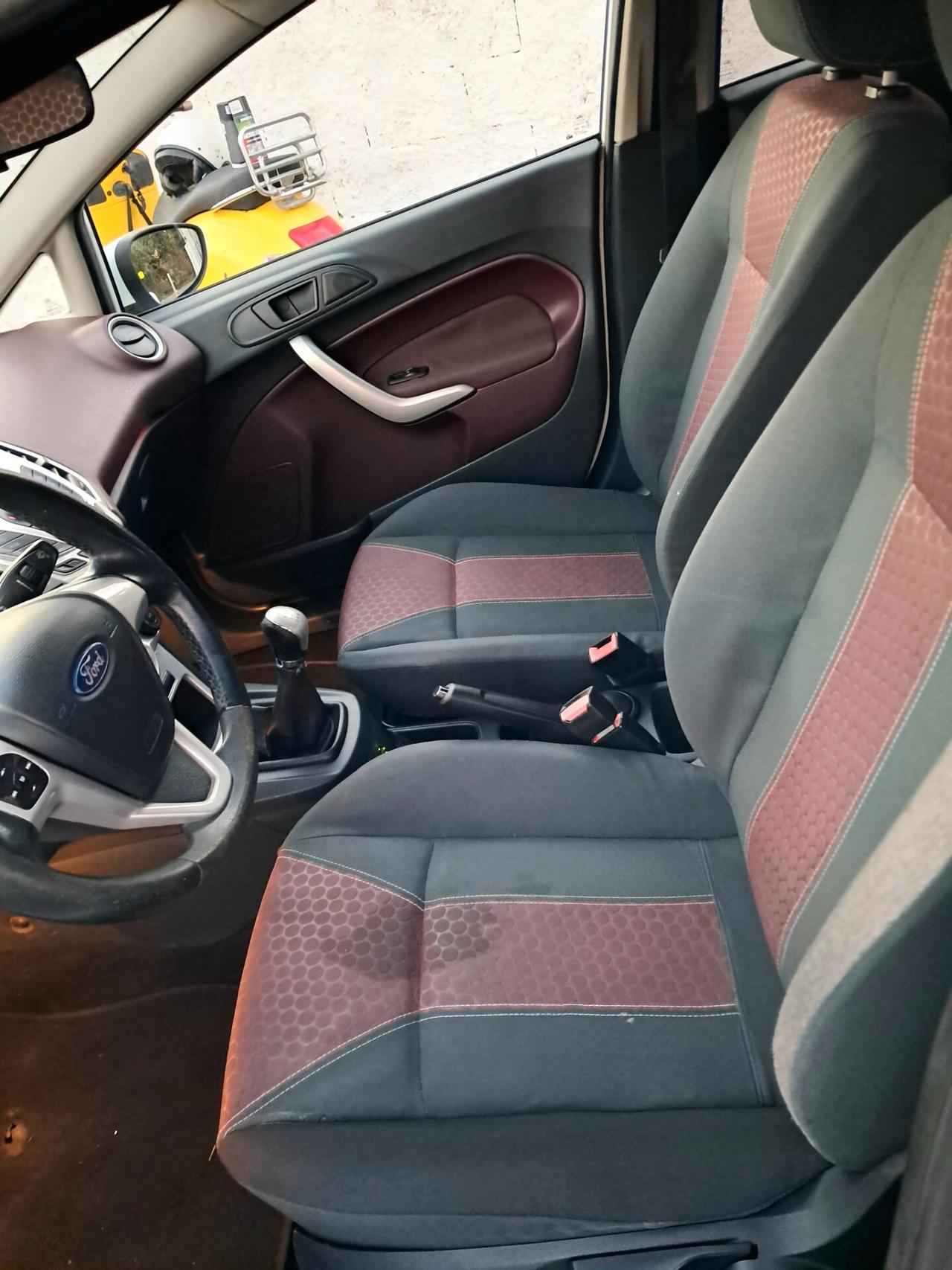Ford Fiesta 5 porte GPL Titanium