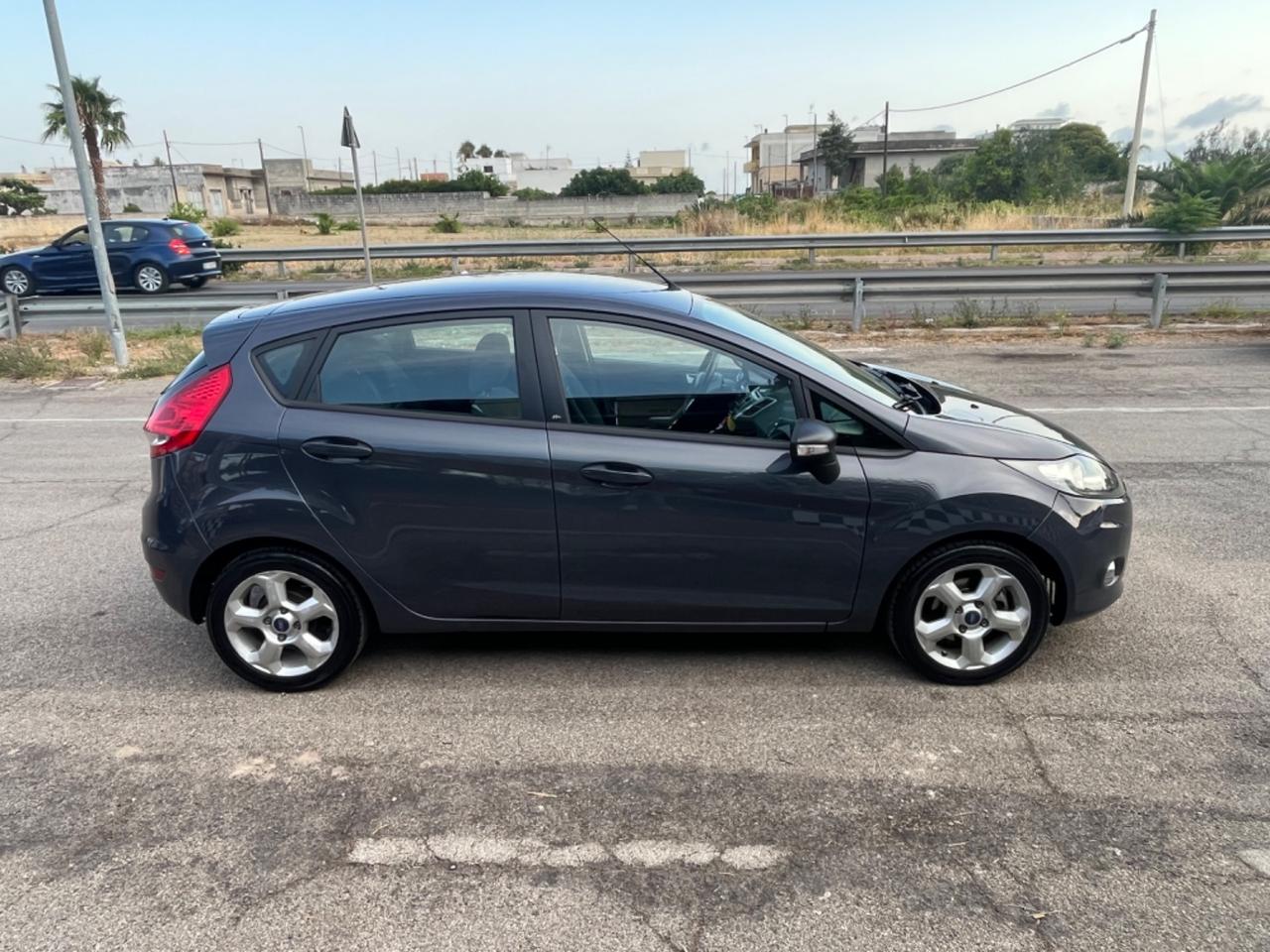 Ford Fiesta 1.4 5 porte Bz.- GPL Titanium 2012