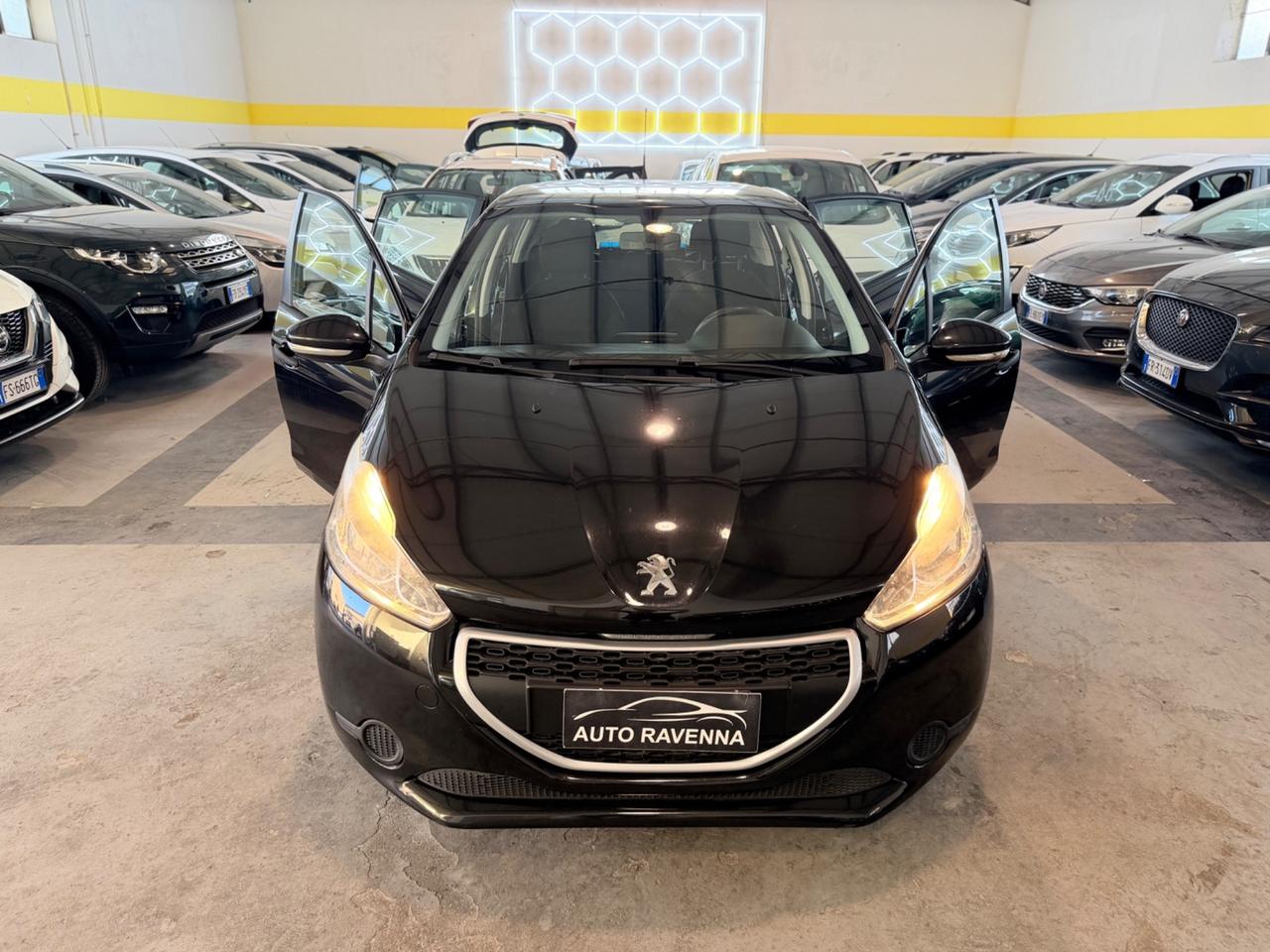 Peugeot 208 1.4 HDi 68 CV 5 porte Allure