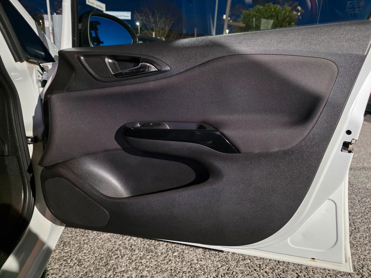 Opel Corsa 1.2 Coupé b-Color