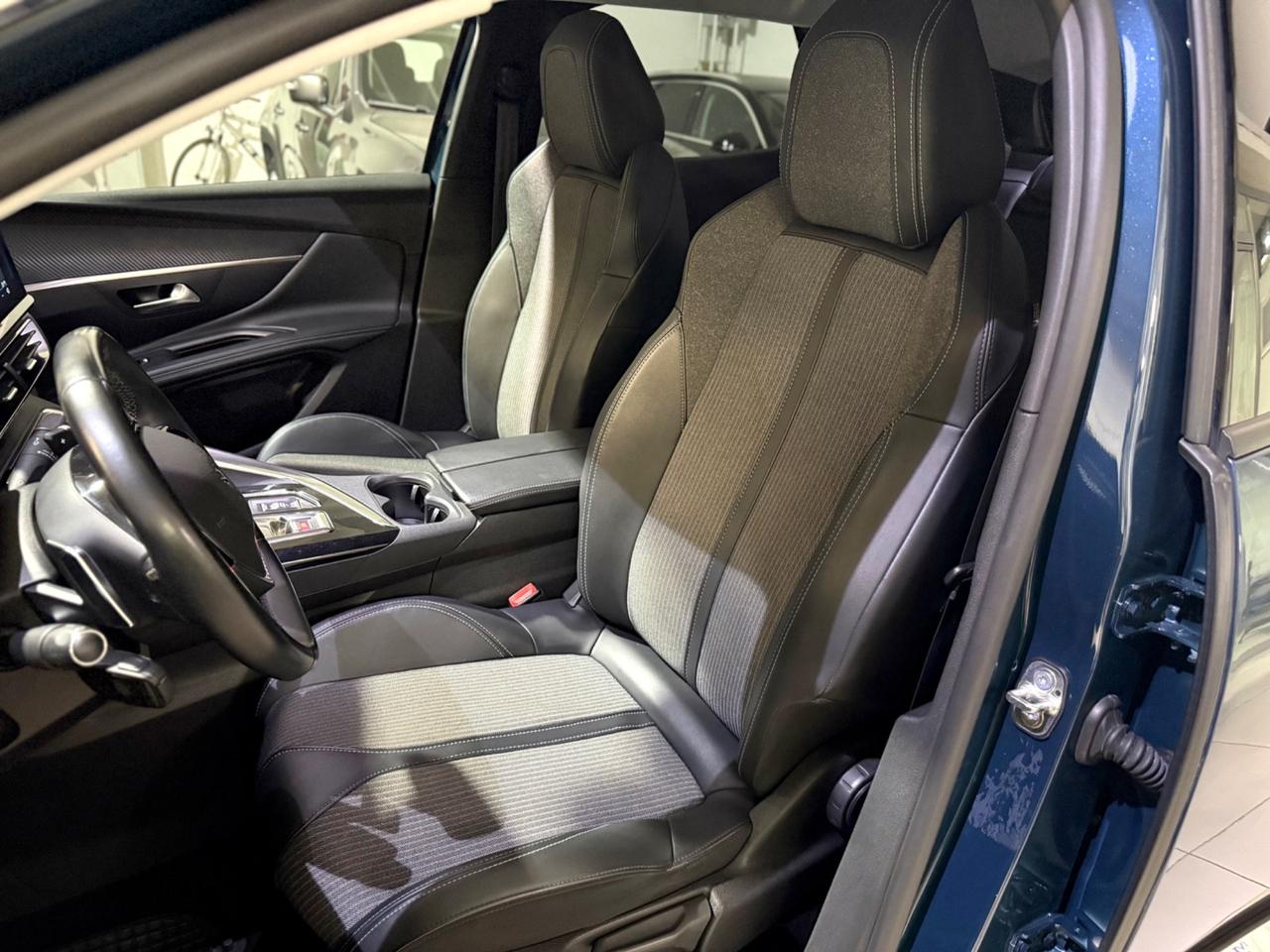 Peugeot 3008 Allure Pack BlueHDi 130CV Blu Celebes