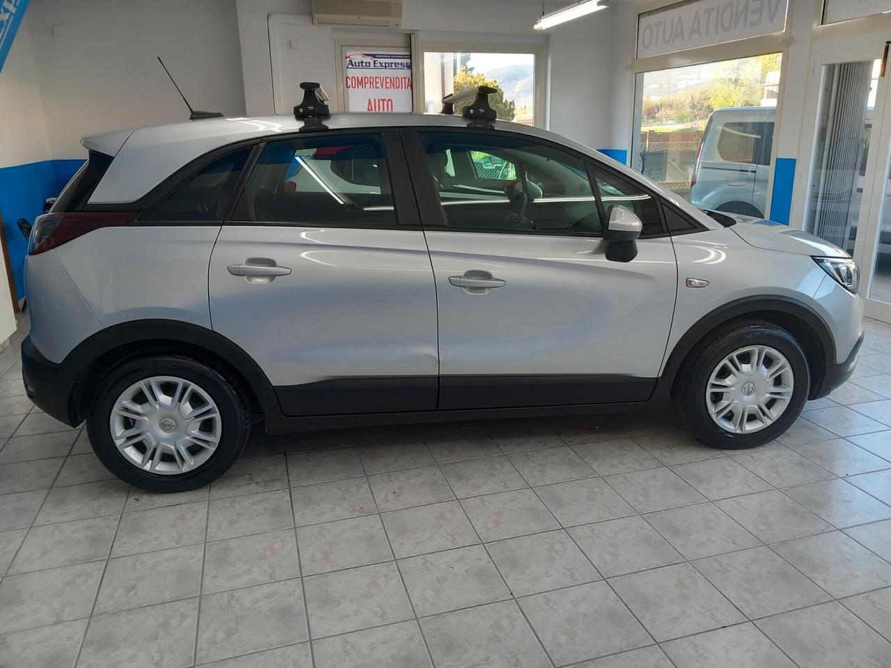 Opel Crossland anno 2018 1.2 benzina 105 mila km