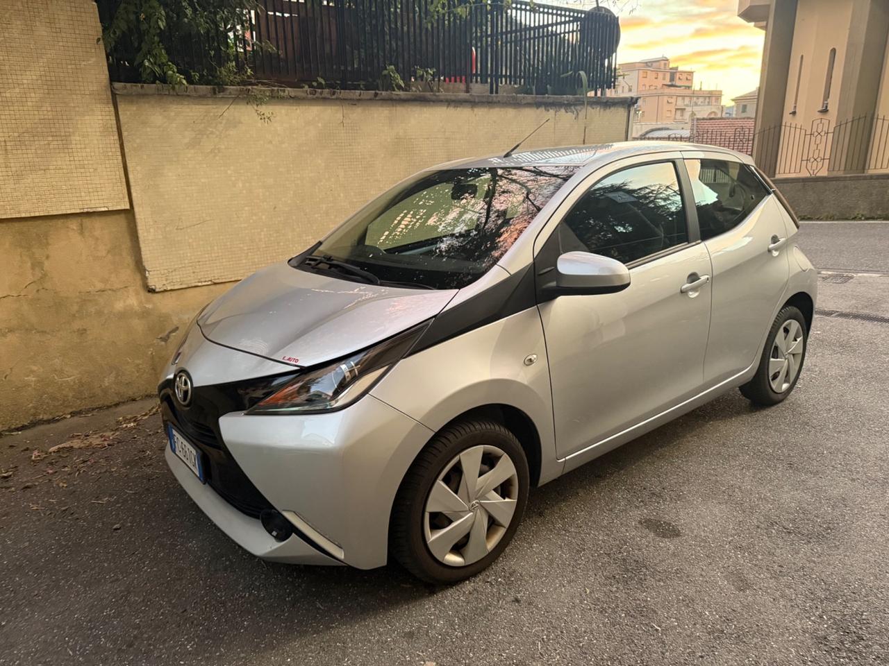 Toyota Aygo 1.0 VVT-i 69 CV 5 porte x-play