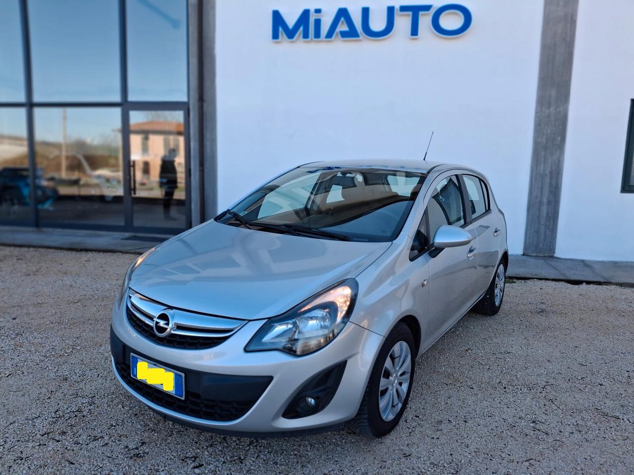 Opel Corsa 1.2 GPL, 5 porte