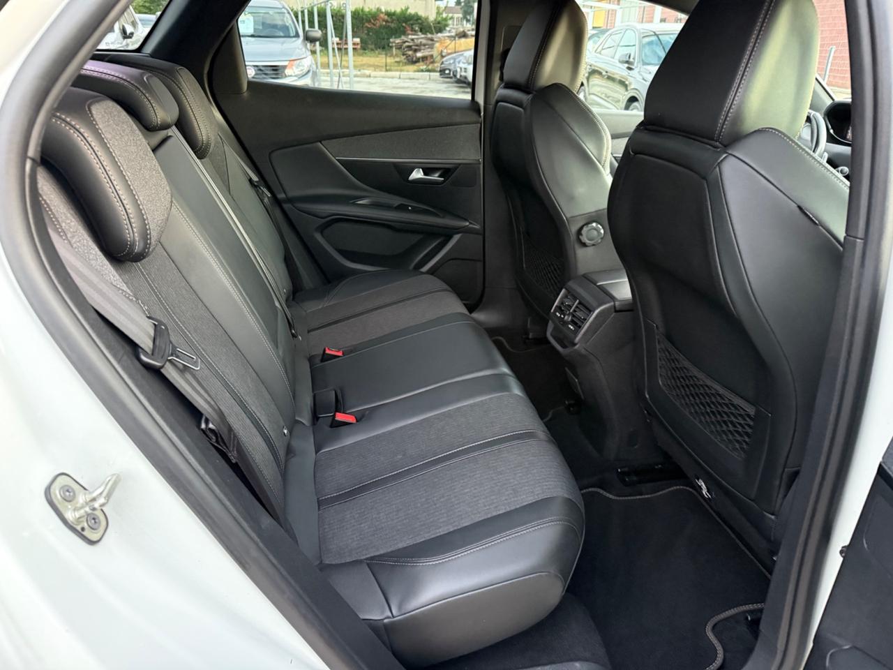 Peugeot 3008 BlueHDi 130 S&S EAT8 GT Line PERLATO