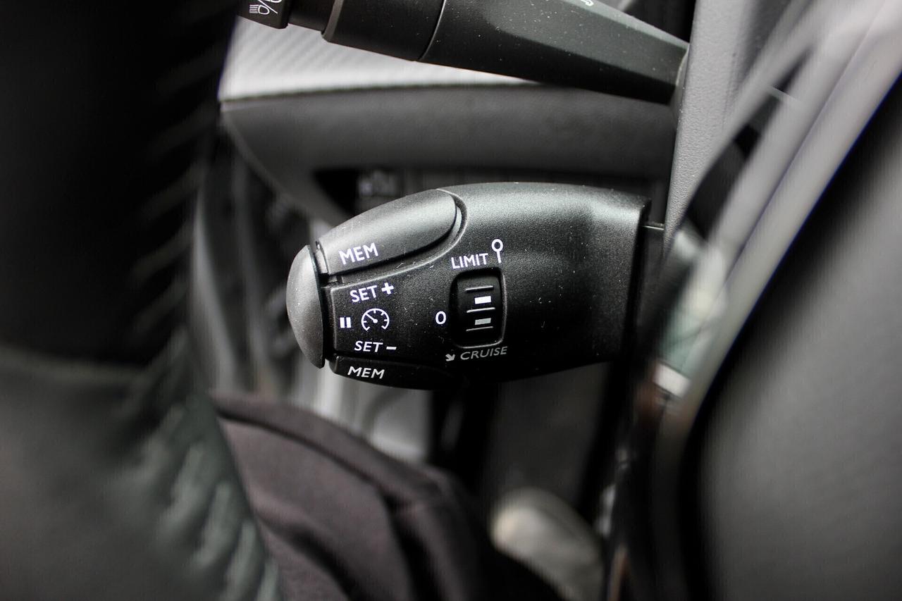 Peugeot 208 1.2 75CV SENSORI - APPLECARPLAY - CRUISE CONTROL