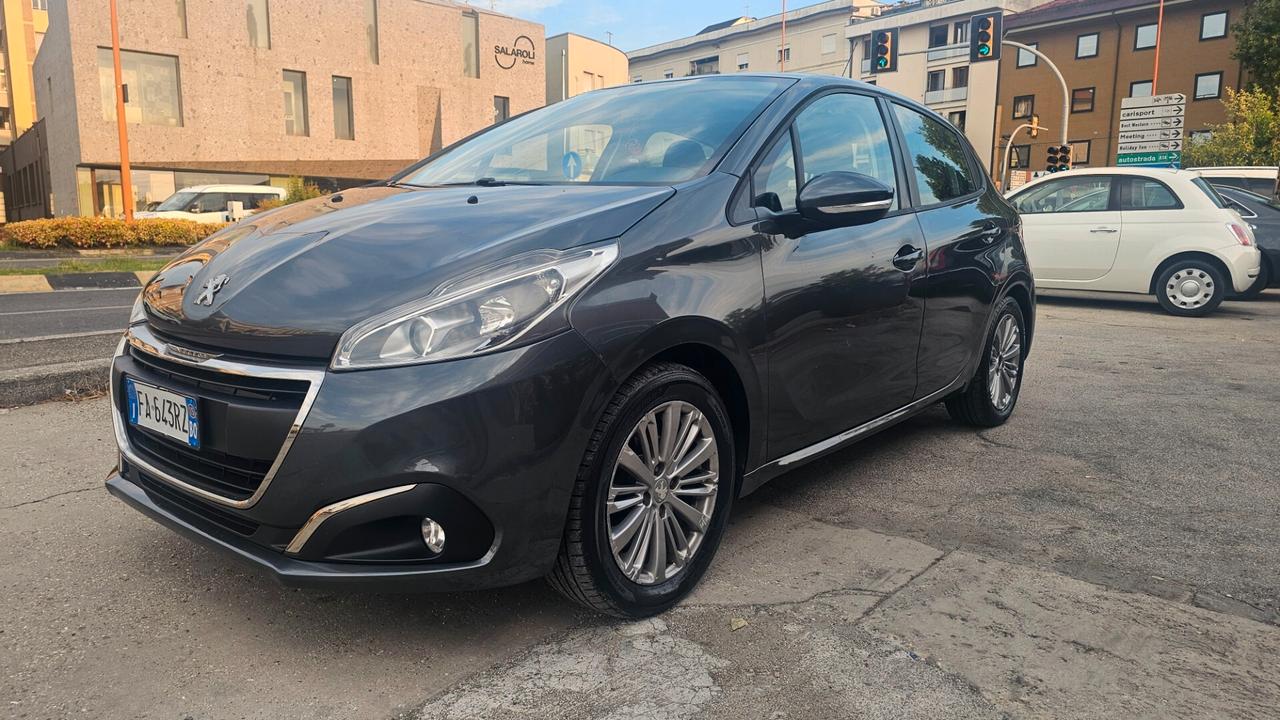 Peugeot 208 1.4 HDi 68 CV 5 porte Allure