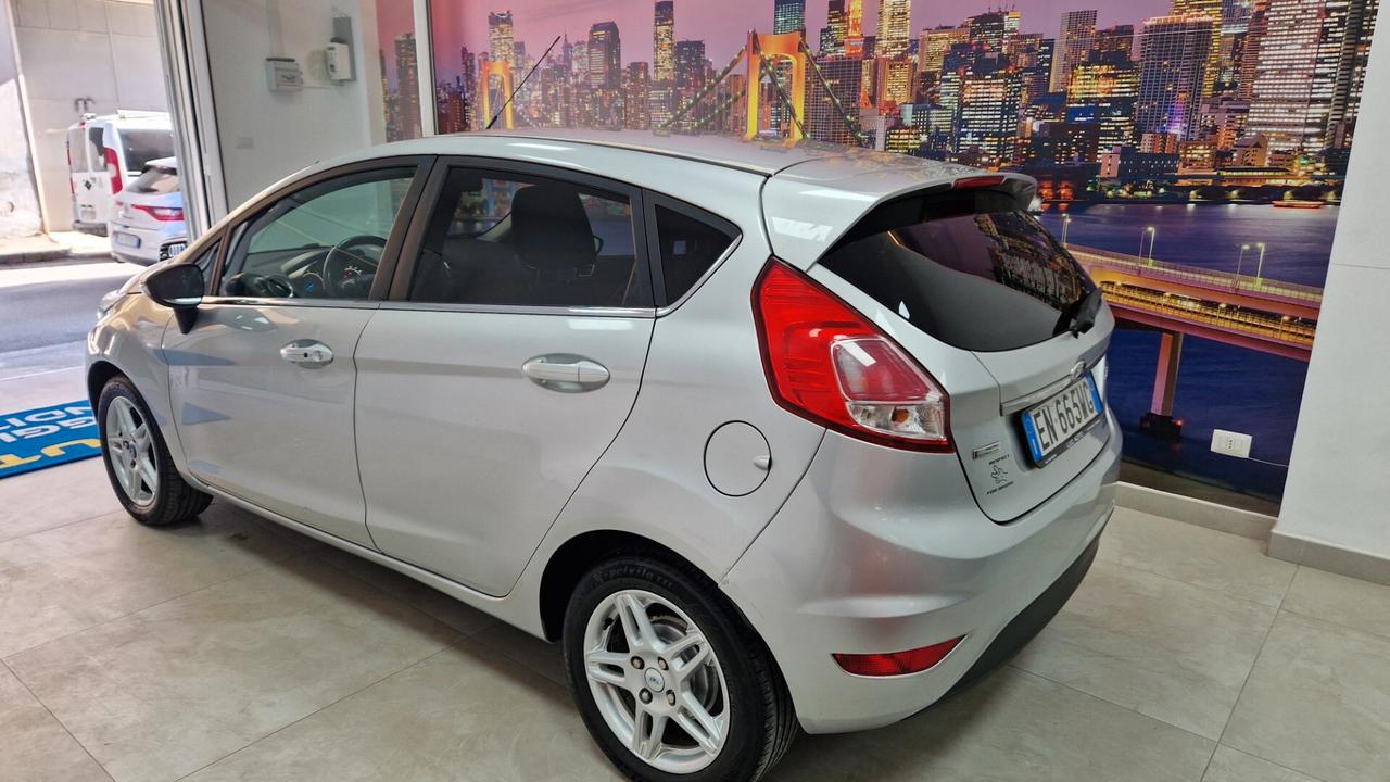 Ford Fiesta 1.5 TDCi 75CV 5 porte Titanium