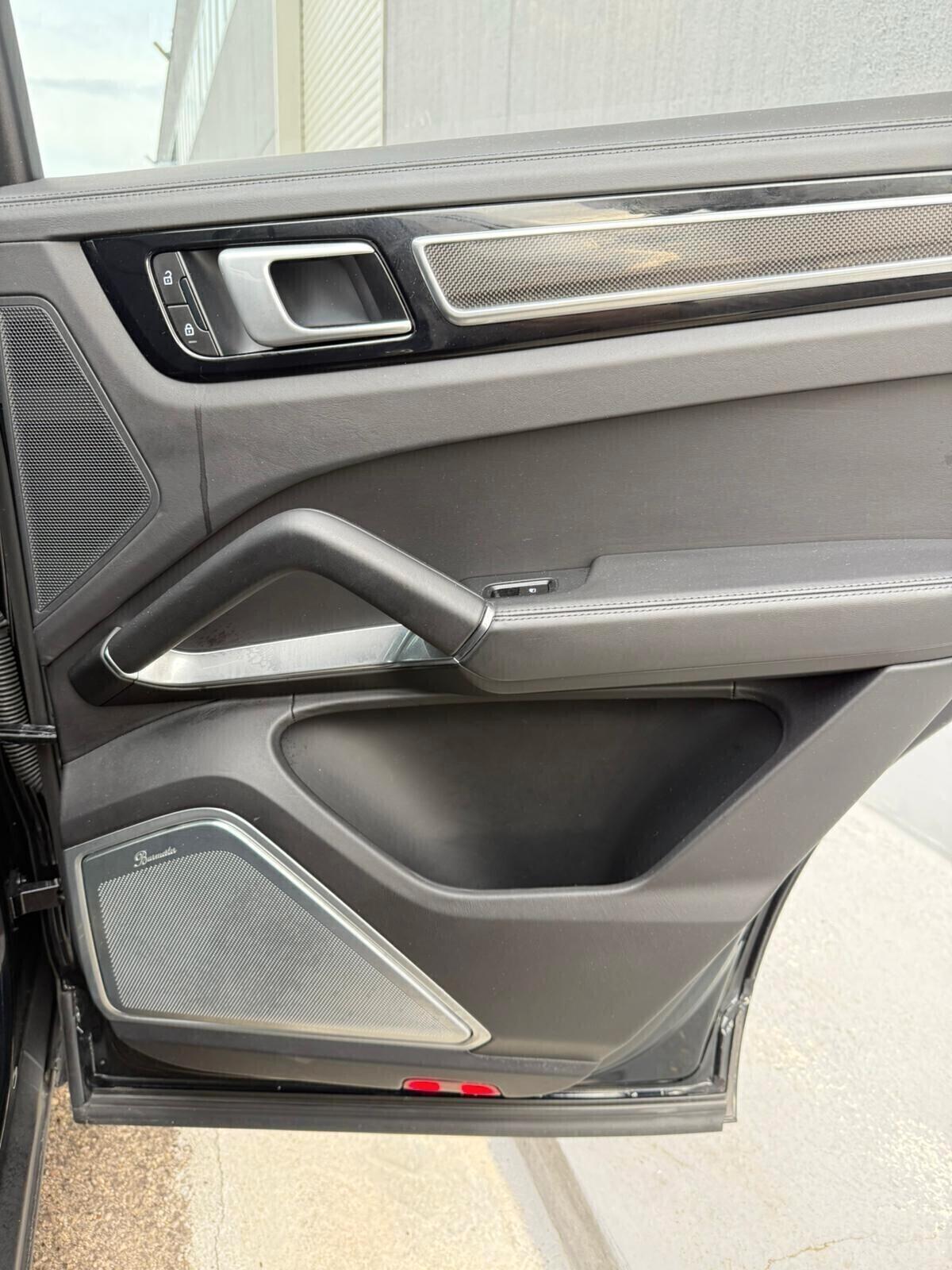 Porsche Cayenne Coupé 4.0 V8 Turbo S E-Hybrid 680 cv,