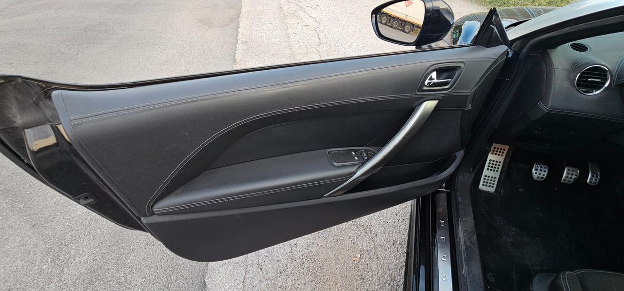 Peugeot RCZ 2.0 HDi 163CV Asphalt