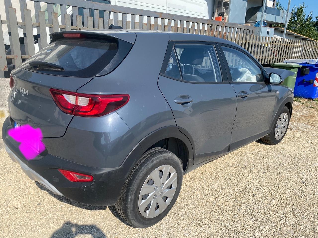 Kia Stonic 1.2 DPI Urban incidentata