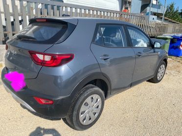 Kia Stonic 1.2 DPI Urban incidentata