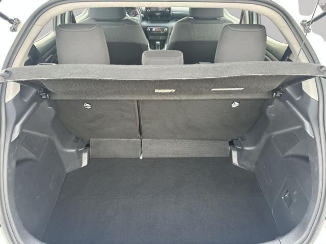 TOYOTA Yaris 1.5 Hybrid 5 porte Business