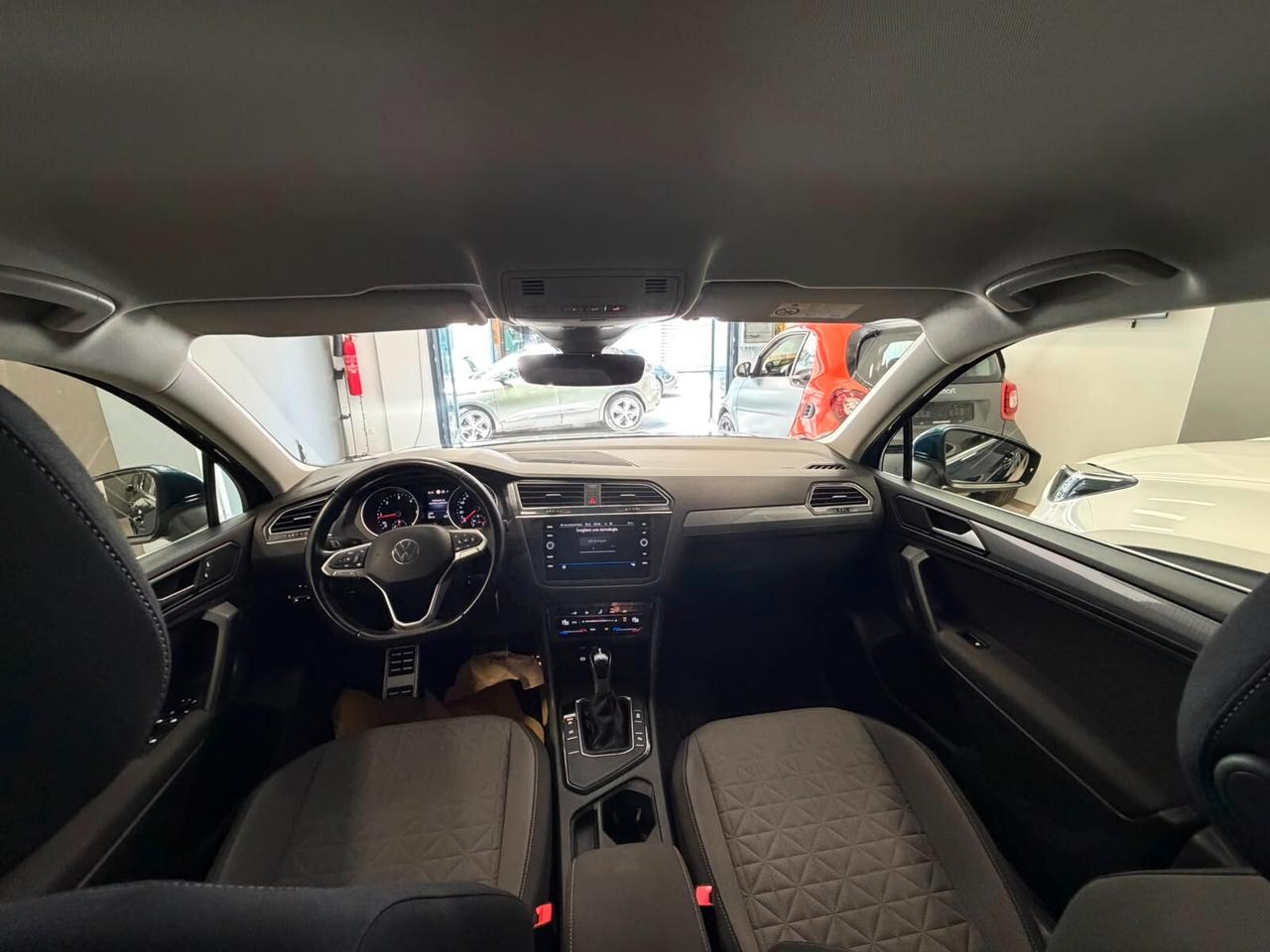 Volkswagen Tiguan 2.0 TDI 150 CV SCR DSG Elegance a rate da 250 al mese